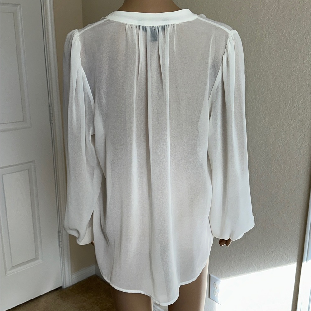 Banana Republic Sheer Cream Blouse Size Medium - Picture 5 of 14